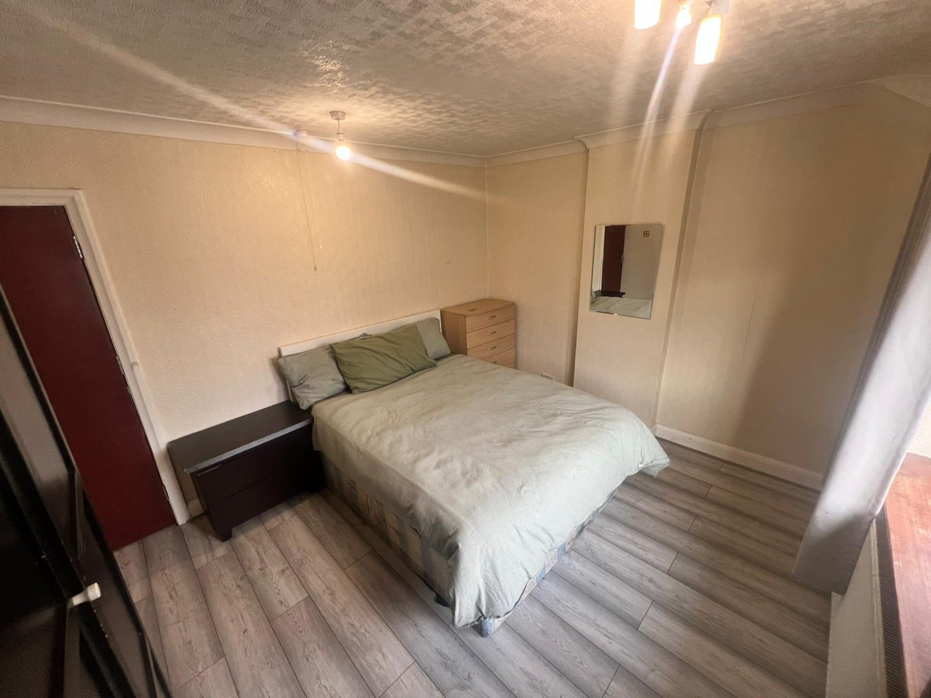 Quarto Double em Neasden, Review Road, NW2 7BG