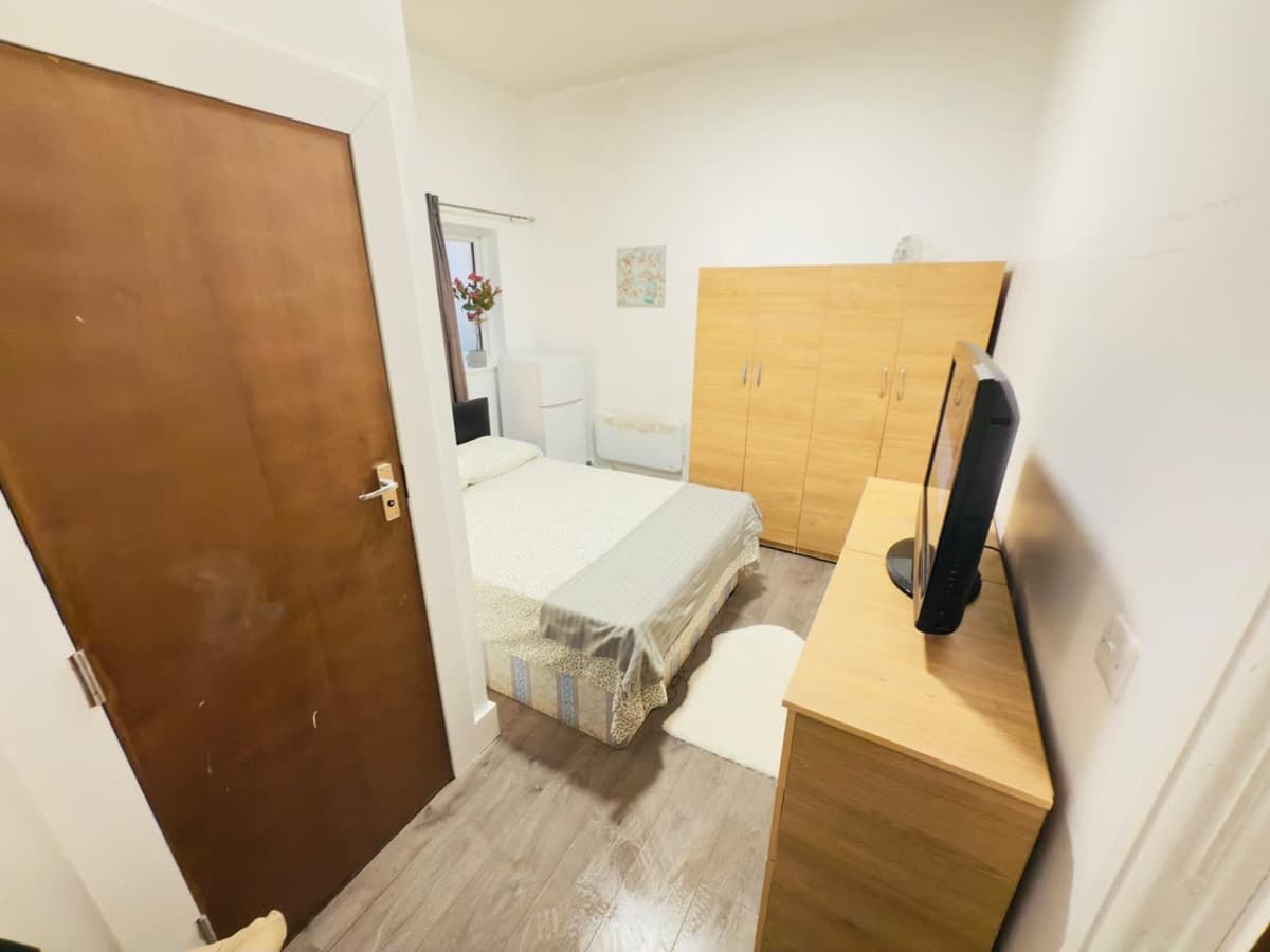 En Suite em Willesden Green, Mora Road, NW2 6TG