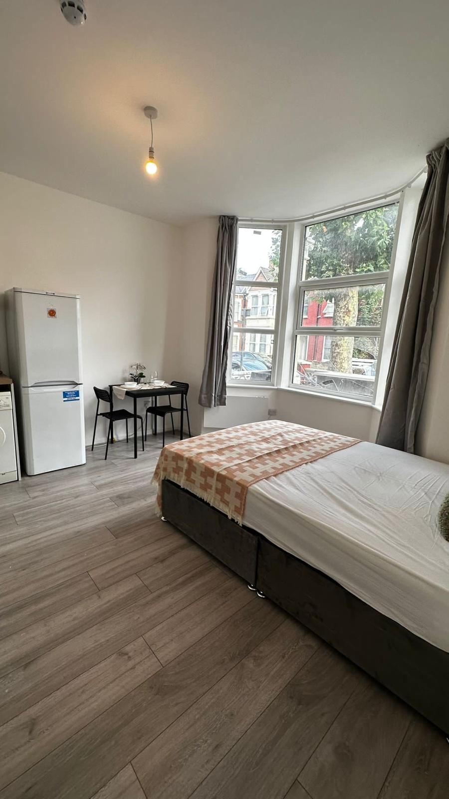 Studio em Willesden Jc., NW10 9JR