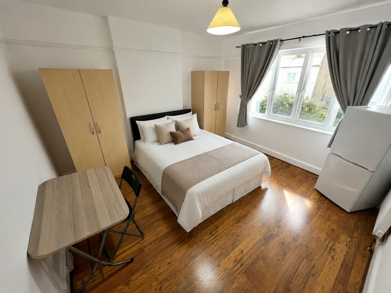 Quarto de Casal em Neasden, 116 Crest Road, NW2 7SL
