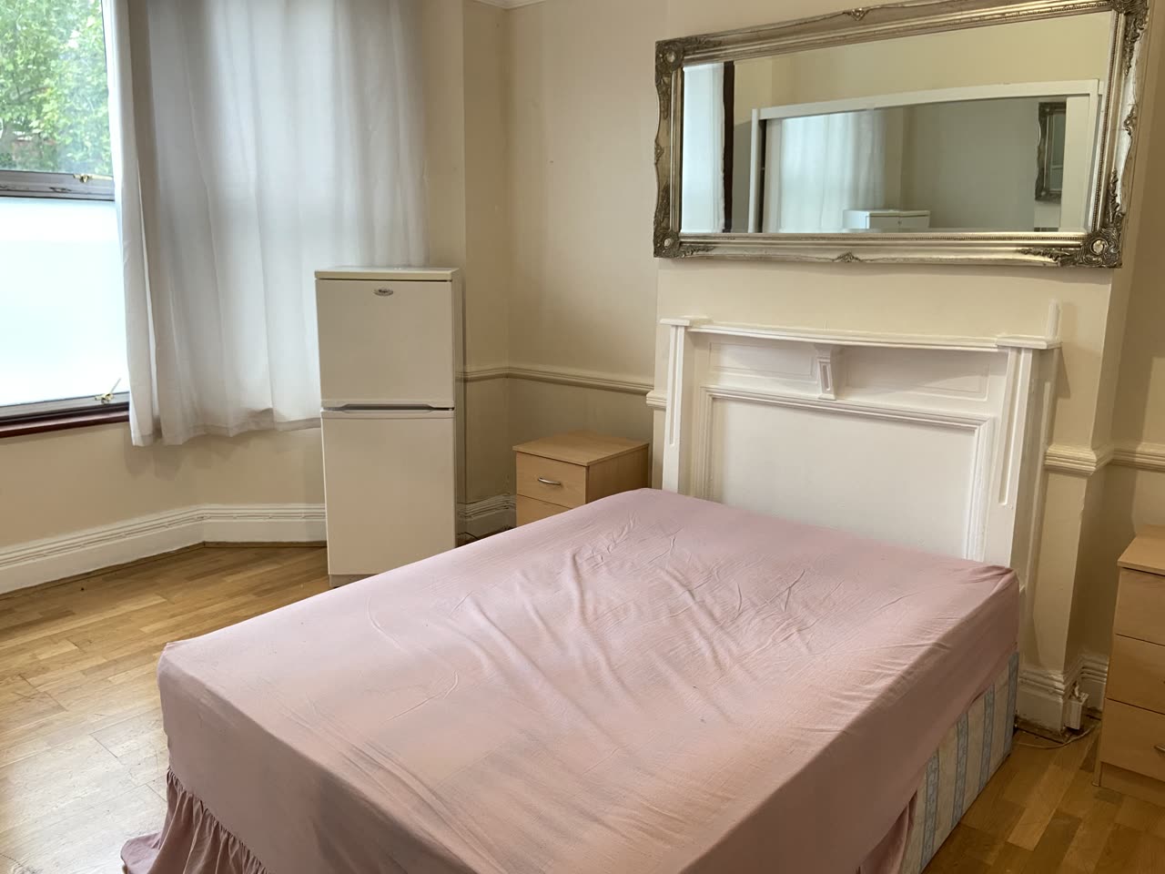 Quarto de Casal em Harlesden, 197 Harlesden Road, NW10 3SD