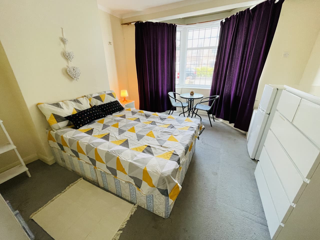 Quarto de Casal em Wembley, 4 Derek Avenue, HA9 6HP