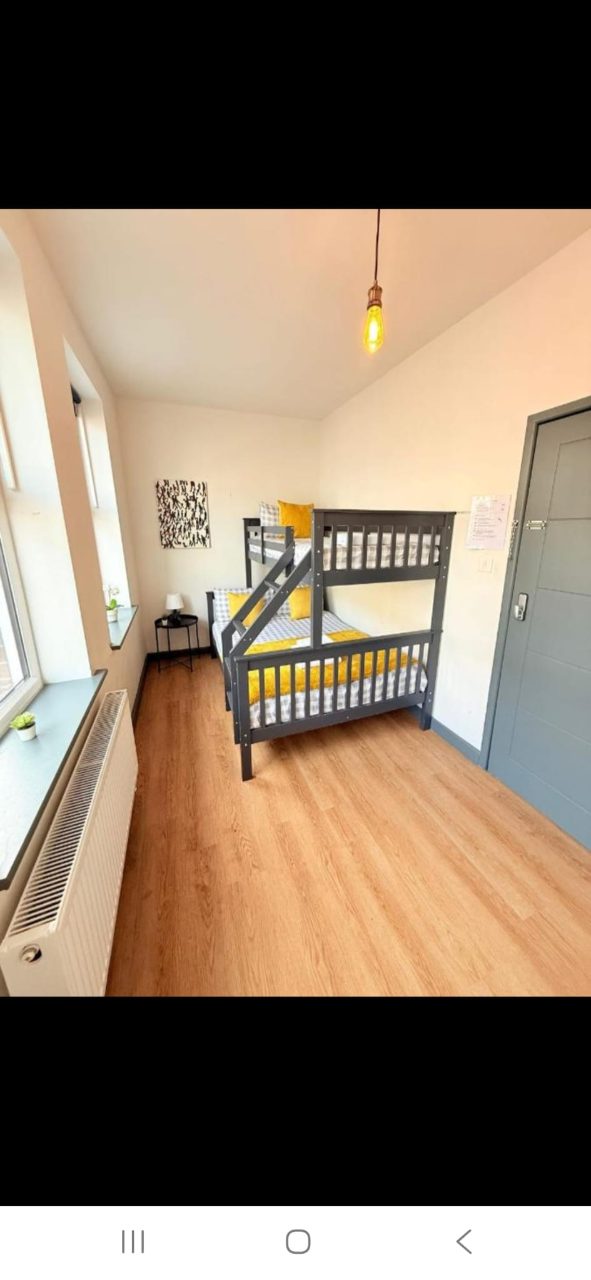 Quarto de Casal em West Kilburn, 167 Kilburn High Street, NW6 Flat B, NW6 7JR
