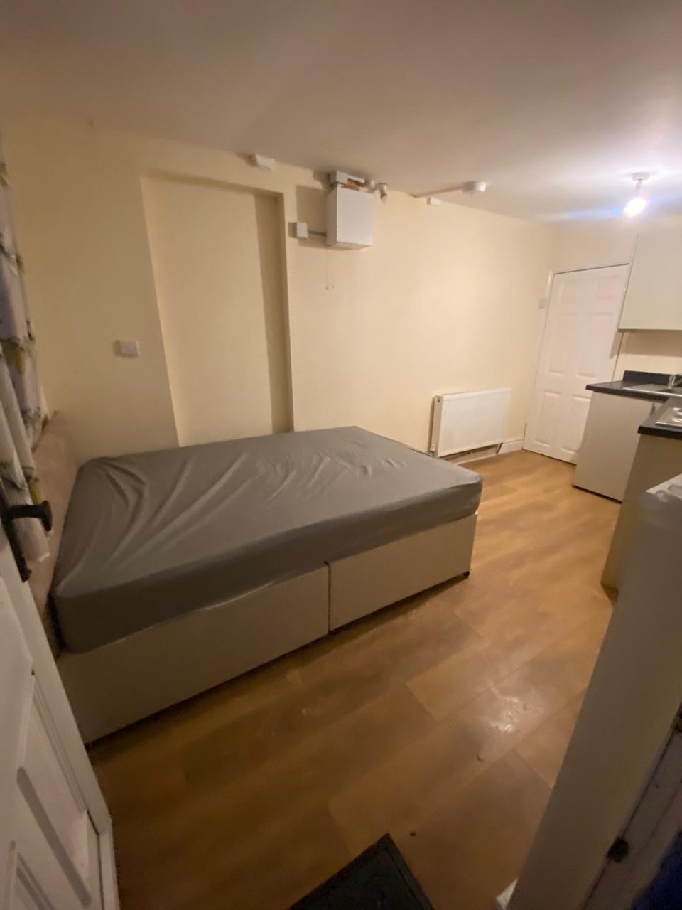 Studio em Wembley, 82 Castleton Avenue, HA9 7QF